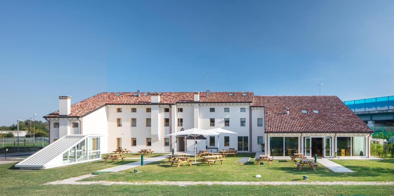 Nomad Hostel Treviso Exterior foto