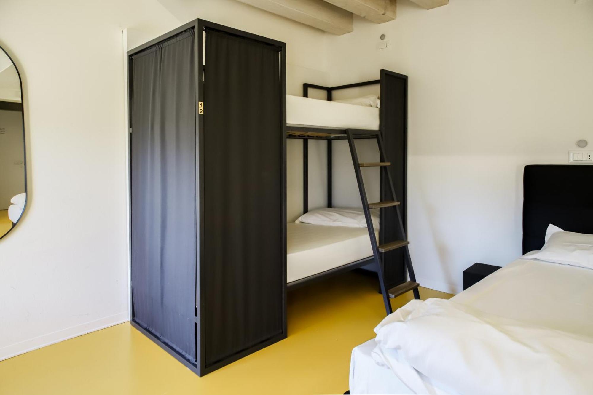 Nomad Hostel Treviso Exterior foto